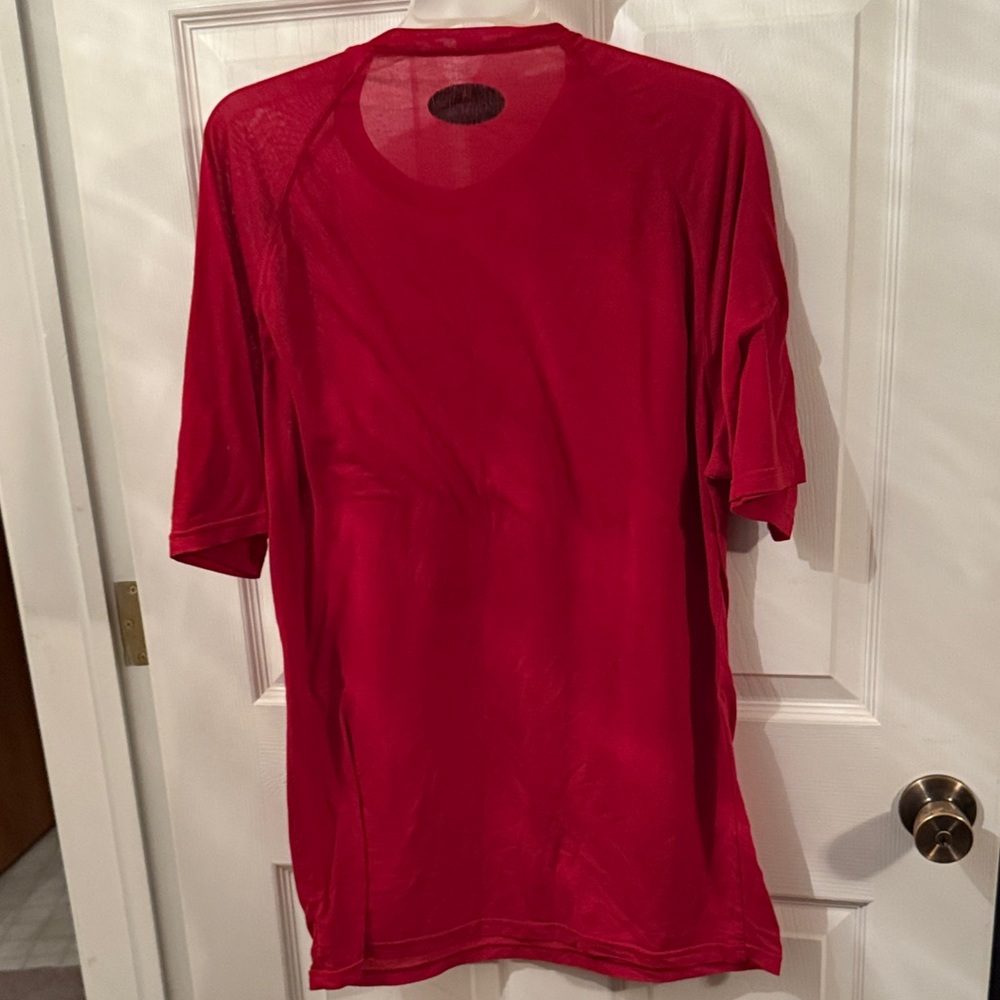 Under Armour Men's Vibrant Red Short Sleeve Tee - Picture 3 of 3